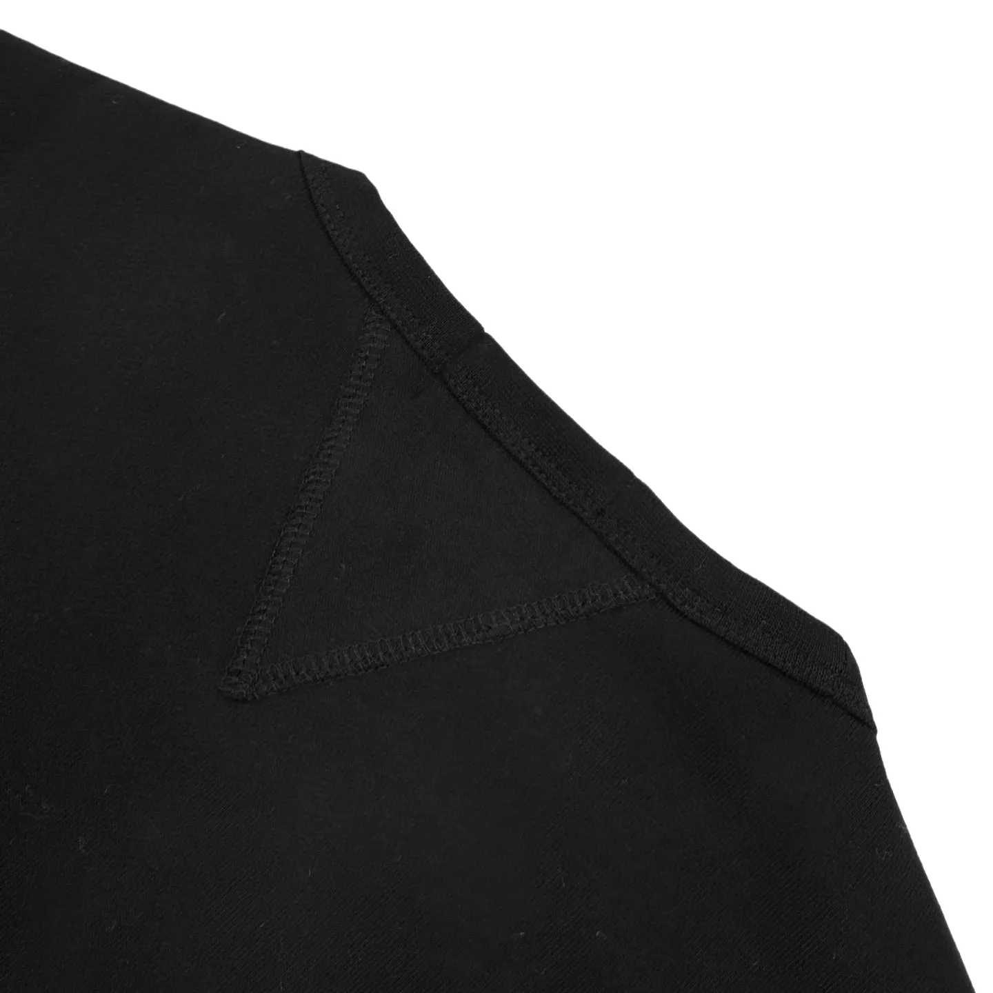 P290 [Exclusive supply] Ralph Lauren pony embroidered crew neck sweatshirt (black). Original purchase and development for 1,690. The fabric is made of customized cloud-like honey cotton fleece sweatshirt material. It feels delicate and comfortable against the skin. It is based on matte gray. It comes with a soft light filter. The exquisite indigo pony logo is embellished. It is highly recognizable. It has an atmosphere of freedom and vitality. A symphony of pure and smart colors. It outlines a high-end silhouette with extreme simplicity. Become the smart focus of vision. Show your taste in silence, using imported machine embroidery technology. Use advanced computer control system and precision mechanical components to achieve the iconic pony embroidery operation. High precision. The lines are smooth and delicate, using the Hasuo process. Use specific machines to sew. The Hasuo fastness is high. It adds visual effects. It is time-consuming and labor-intensive. The fabrics have been washed. It has better hand feel and texture. It is not easy to deform, not easy to shrink, not easy to fade, and maintains long-term beauty. Size:S-M-L-XL